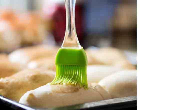 cooking with a silicone kitchen tool